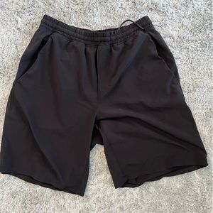 Mens Lululemon black pace breaker 9” shorts